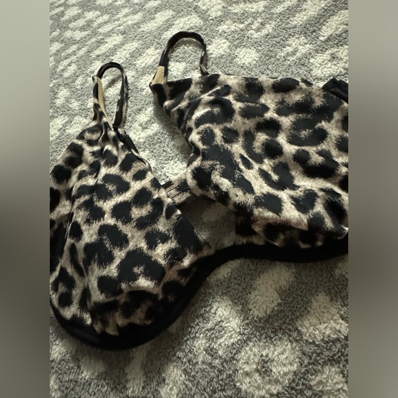 Cheetah Print Bikini Top - Picture 3 of 6